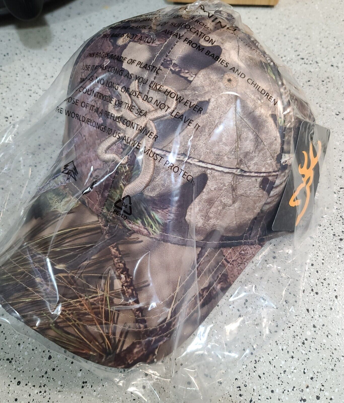 BROWNING MOSSY OAK HAT.