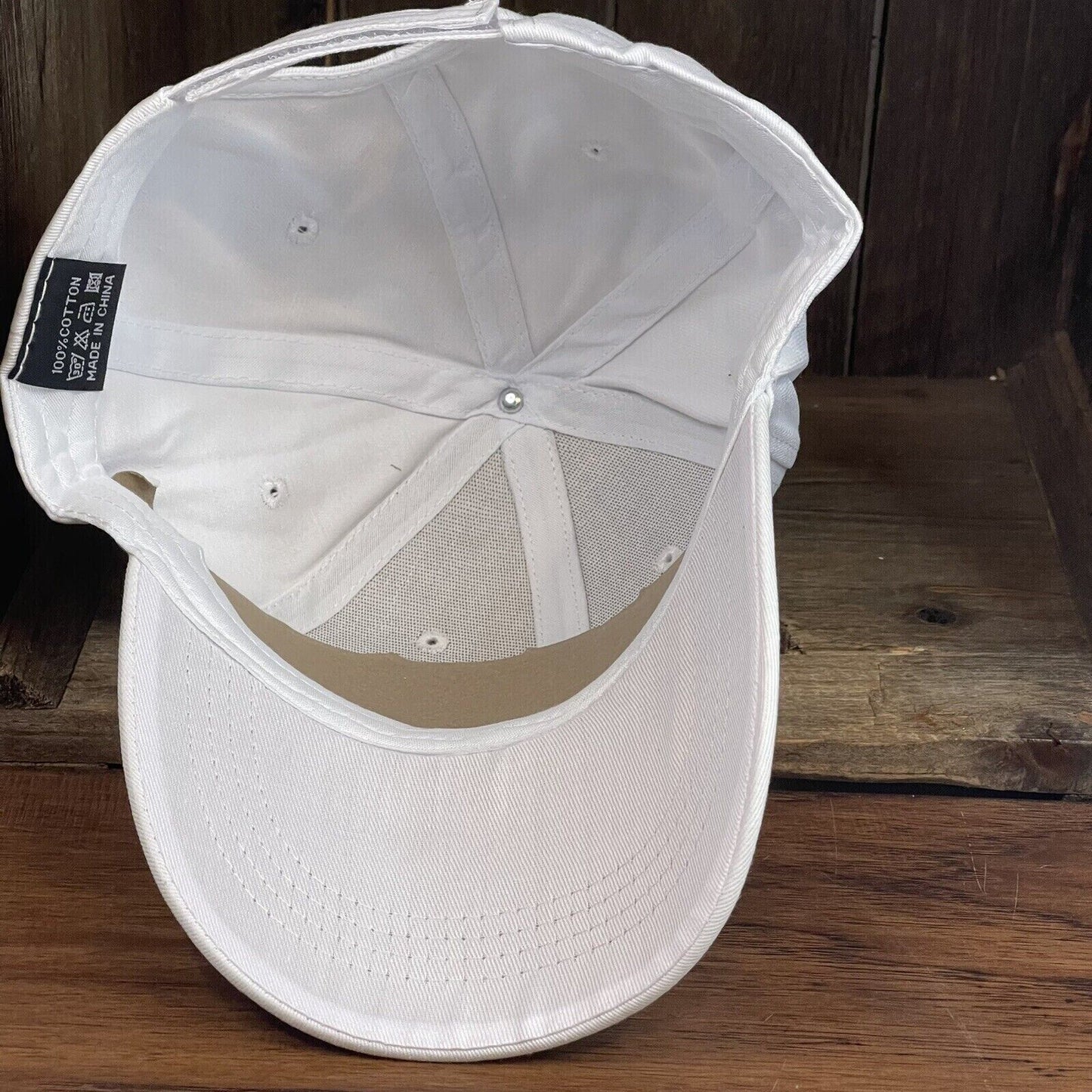 SMITH AND WESSON STYLE WHITE HAT.